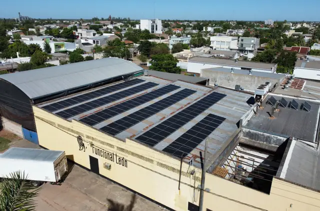 Instalación solar de 80 kW en Funcional León, Charata, Chaco