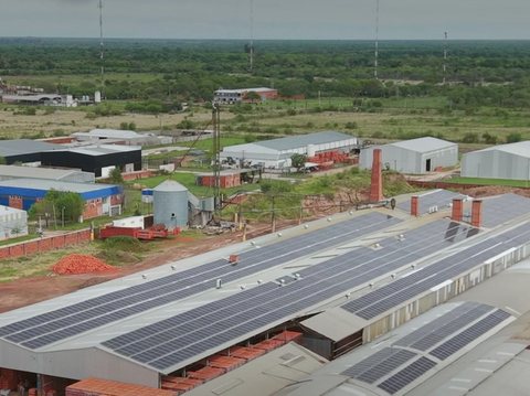 Instalación solar en una fábrica de ladrillos de Puerto Tirol, Chaco