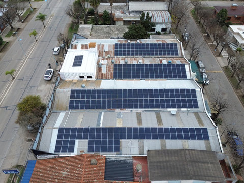 Instalación solar híbrida en Soldini Autopartes